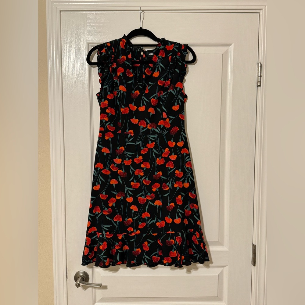 Floral Mini-MIDI dress. Great condition. Worn only once